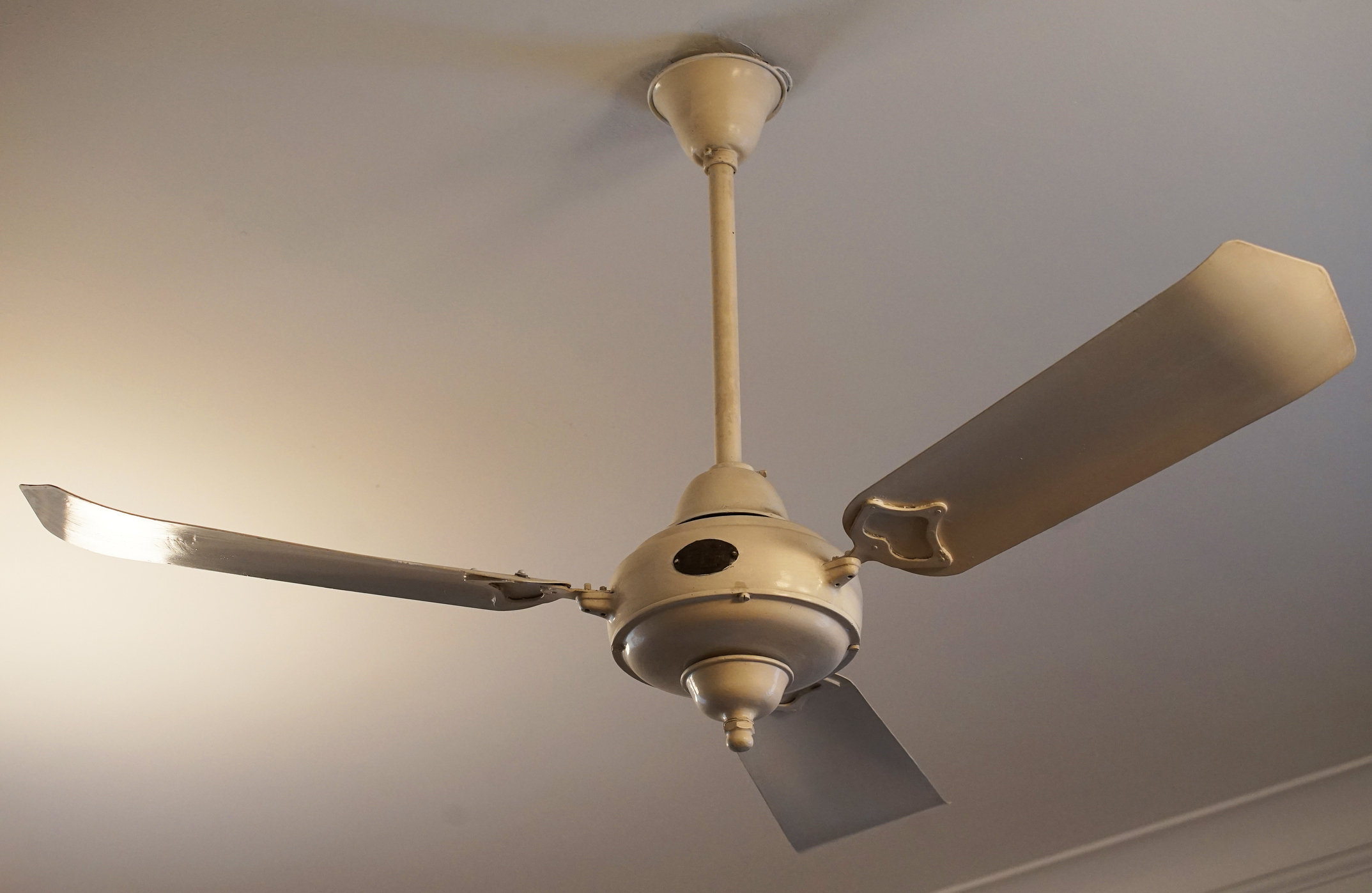 cómo colocar un ventilador de techo