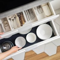 ¿Cómo organizar el interior de los muebles de cocina?