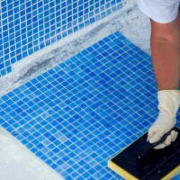 Impermeabilización de piscinas: así se sella el vaso correctamente