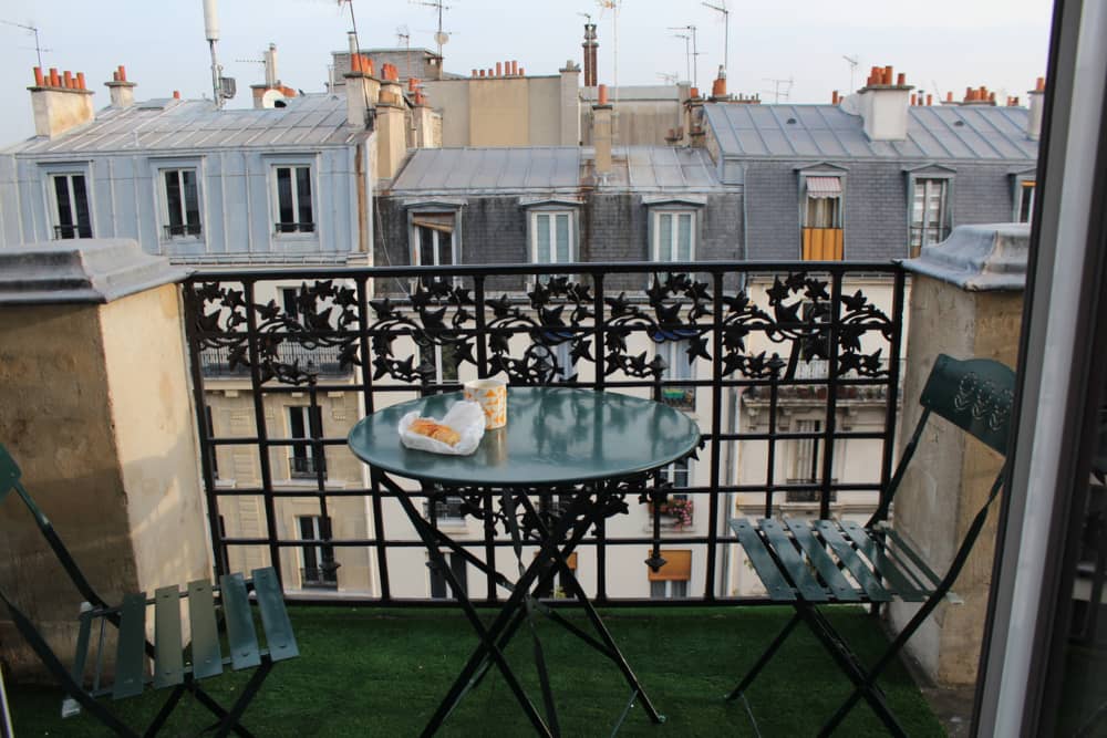  desayuno en el balcón en París